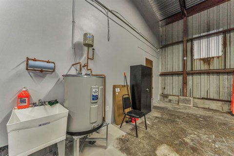 Propiedad comercial en alquiler en Largo, Florida, 3012.36 m2 № 1901259 - foto 17