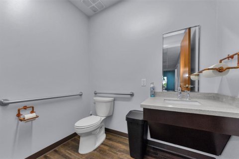 Propiedad comercial en alquiler en Largo, Florida, 3012.36 m2 № 1901259 - foto 11