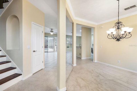 House in Apopka, Florida 5 bedrooms, 338.16 sq.m. № 1822665 - photo 8