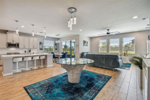 Casa en venta en Apopka, Florida, 4 dormitorios, 296.08 m2 № 1817006 - foto 13