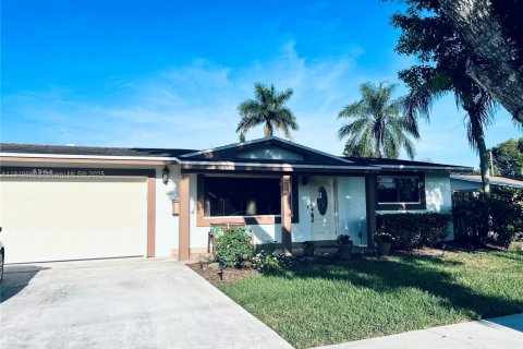 House in Cooper City, Florida 4 bedrooms, 166.02 sq.m. № 1852288 - photo 2