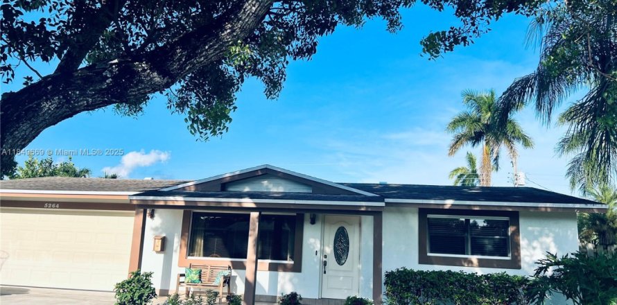 House in Cooper City, Florida 4 bedrooms, 166.02 sq.m. № 1852288