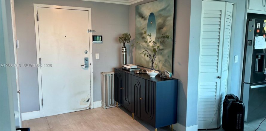 Condo in Miami, Florida, 2 bedrooms № 2066053
