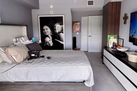 Condo in Miami, Florida, 2 bedrooms № 2066053 - photo 8