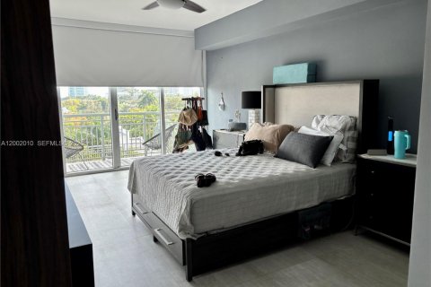 Condo in Miami, Florida, 2 bedrooms № 2066053 - photo 5