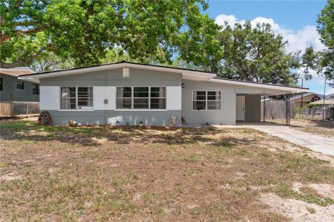 House in Frostproof, Florida 3 bedrooms, 102.19 sq.m. № 2097971
