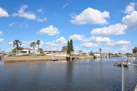 Apartamento en Hudson, Florida 2 dormitorios, 76.92 m2 № 2109086