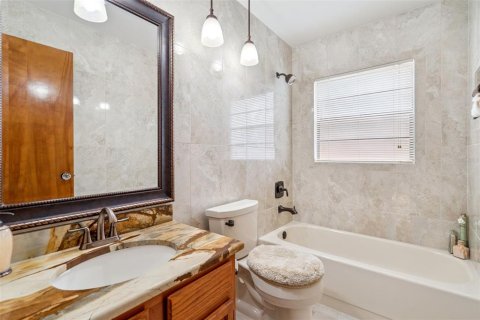 Casa en venta en Apopka, Florida, 3 dormitorios, 174.47 m2 № 1903525 - foto 28