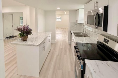 Villa ou maison à vendre à Lauderhill, Floride: 4 chambres, 212.37 m2 № 2011836 - photo 6