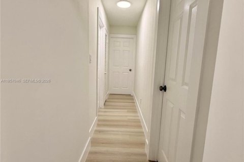 Villa ou maison à vendre à Lauderhill, Floride: 4 chambres, 212.37 m2 № 2011836 - photo 13