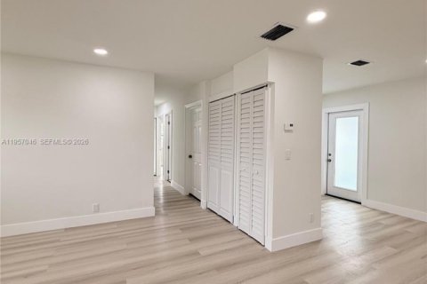 Villa ou maison à vendre à Lauderhill, Floride: 4 chambres, 212.37 m2 № 2011836 - photo 24