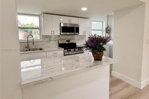 Villa ou maison à vendre à Lauderhill, Floride: 4 chambres, 212.37 m2 № 2011836 - photo 8