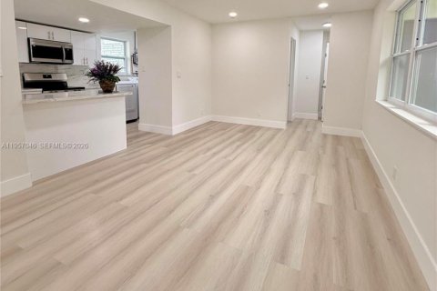 Villa ou maison à vendre à Lauderhill, Floride: 4 chambres, 212.37 m2 № 2011836 - photo 23