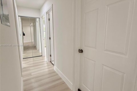 Villa ou maison à vendre à Lauderhill, Floride: 4 chambres, 212.37 m2 № 2011836 - photo 16