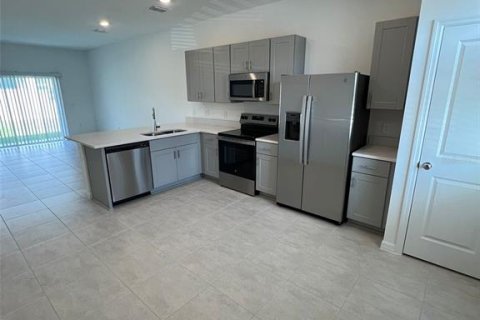 Townhouse in Kissimmee, Florida 2 bedrooms, 127.46 sq.m. № 1915145 - photo 5