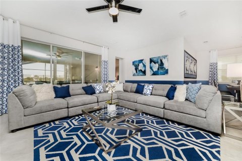 Casa en venta en Kissimmee, Florida, 5 dormitorios, 298.49 m2 № 1876008 - foto 3