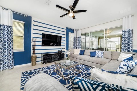 Casa en venta en Kissimmee, Florida, 5 dormitorios, 298.49 m2 № 1876008 - foto 2
