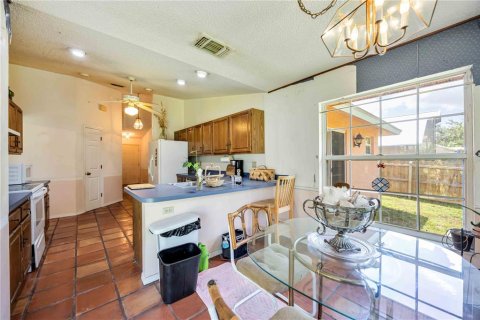 House in Sarasota, Florida 3 bedrooms, 151.62 sq.m. № 1887023 - photo 19