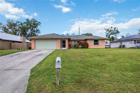 House in Sarasota, Florida 3 bedrooms, 151.62 sq.m. № 1887023 - photo 1