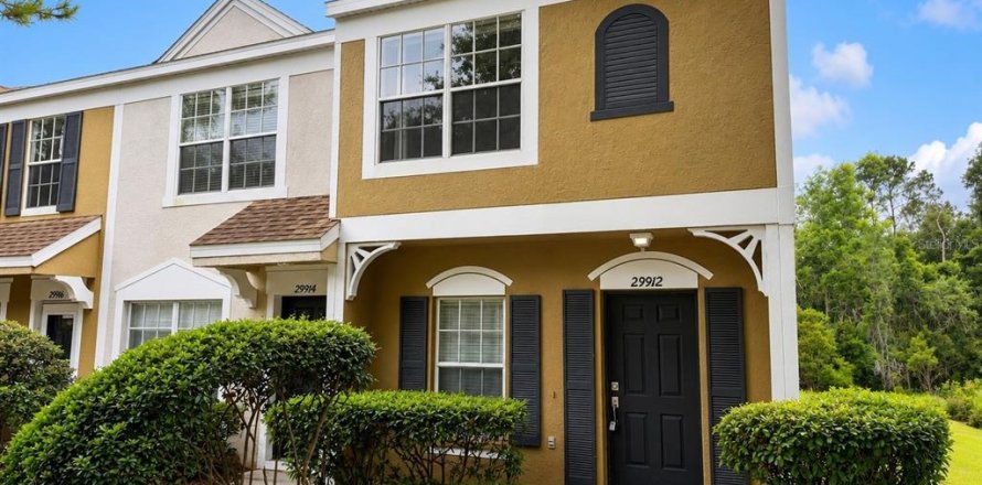 Townhouse in Wesley Chapel, Florida 2 bedrooms, 110 sq.m. № 2225113