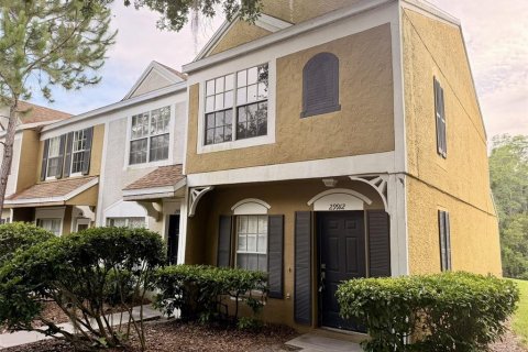 Townhouse in Wesley Chapel, Florida 2 bedrooms, 110 sq.m. № 2225113 - photo 6