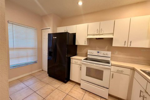 Townhouse in Wesley Chapel, Florida 2 bedrooms, 110 sq.m. № 2225113 - photo 10