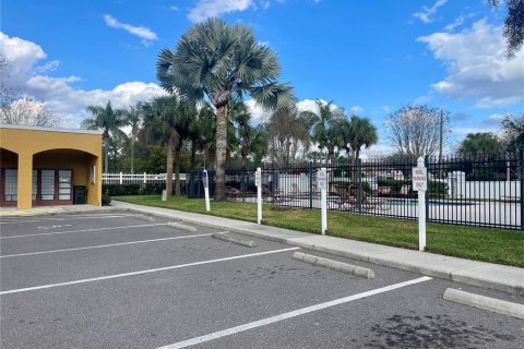 Townhouse in Wesley Chapel, Florida 2 bedrooms, 110 sq.m. № 2225113 - photo 26