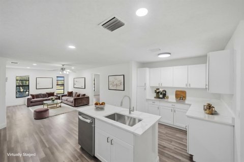 Villa ou maison à vendre à Port St. Lucie, Floride: 3 chambres, 190.45 m2 № 2294090 - photo 11