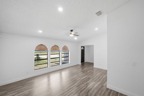 Villa ou maison à vendre à Port St. Lucie, Floride: 3 chambres, 190.45 m2 № 2294090 - photo 8