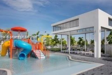 Townhouse in LANDMARK in Doral, Florida 4 bedrooms, 246.66 sq.m. № 1953618 - photo 15