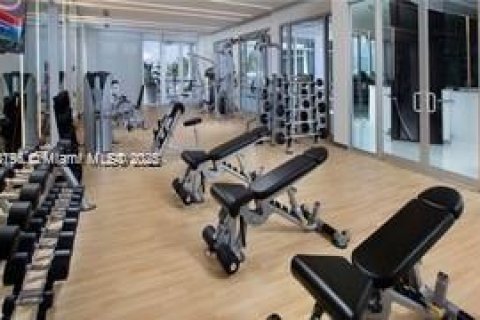 Townhouse in LANDMARK in Doral, Florida 4 bedrooms, 246.66 sq.m. № 1953618 - photo 17