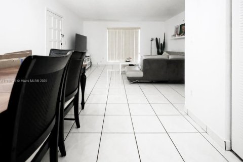 Copropriété à vendre à Miami, Floride: 3 chambres, 104.98 m2 № 1937767 - photo 15