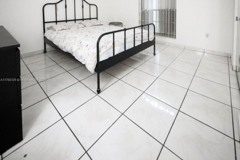 Condominio en venta en Miami, Florida, 3 dormitorios, 104.98 m2 № 1937767 - foto 19