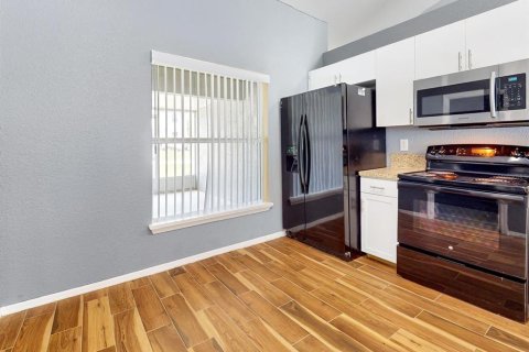 House in Poinciana, Florida 4 bedrooms, 123.56 sq.m. № 2405191 - photo 13