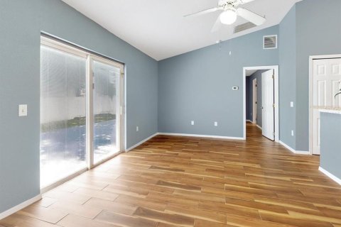 House in Poinciana, Florida 4 bedrooms, 123.56 sq.m. № 2405191 - photo 3