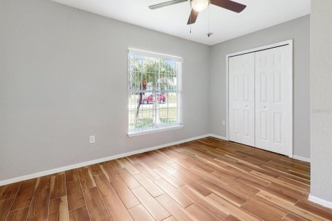 House in Poinciana, Florida 4 bedrooms, 123.56 sq.m. № 2405191 - photo 6