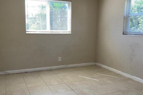 Condominio en alquiler en North Palm Beach, Florida, 1 dormitorio, 91.97 m2 № 1177116 - foto 1