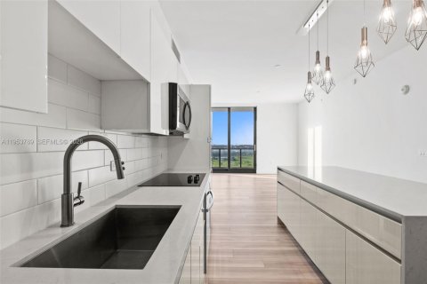 Apartment in Hallandale Beach, Florida 2 bedrooms, 120.49 sq.m. № 2153289