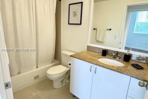 Снять в аренду кондоминиум в Майами, Флорида 3 спальни, 106.47м2, № 1992420 - фото 13