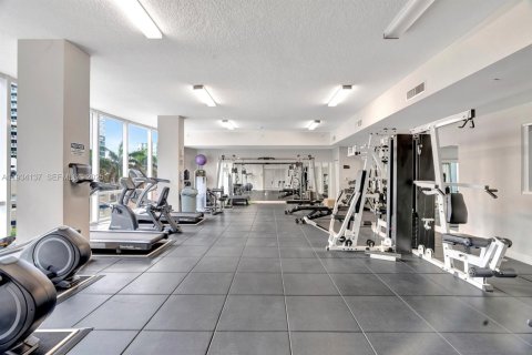 Снять в аренду кондоминиум в Майами, Флорида 3 спальни, 106.47м2, № 1992420 - фото 28