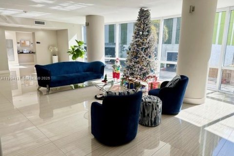 Снять в аренду кондоминиум в Майами, Флорида 3 спальни, 106.47м2, № 1992420 - фото 25