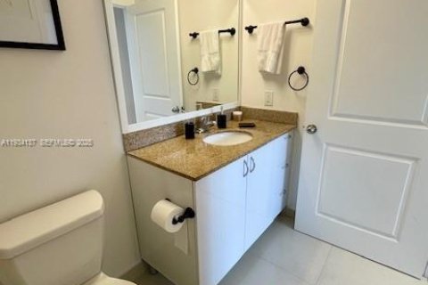 Снять в аренду кондоминиум в Майами, Флорида 3 спальни, 106.47м2, № 1992420 - фото 19