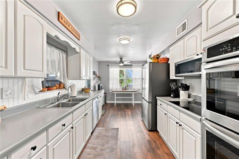 Villa ou maison à vendre à Sun City Center, Floride: 2 chambres, 157.66 m2 № 2296384 - photo 3