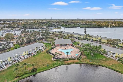 Condominio en alquiler en Saint Petersburg, Florida, 1 dormitorio, 52.12 m2 № 1877087 - foto 24
