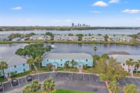Condominio en alquiler en Saint Petersburg, Florida, 1 dormitorio, 52.12 m2 № 1877087 - foto 22
