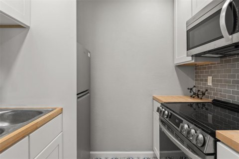 Condominio en alquiler en Saint Petersburg, Florida, 1 dormitorio, 52.12 m2 № 1877087 - foto 9