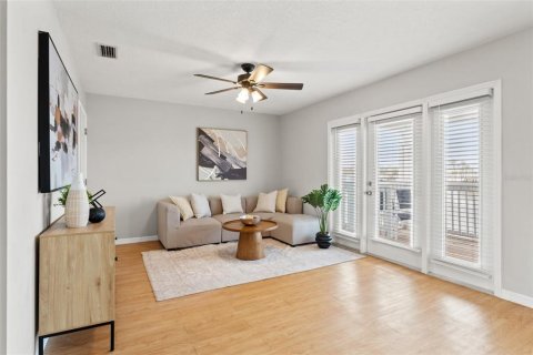 Condominio en alquiler en Saint Petersburg, Florida, 1 dormitorio, 52.12 m2 № 1877087 - foto 4