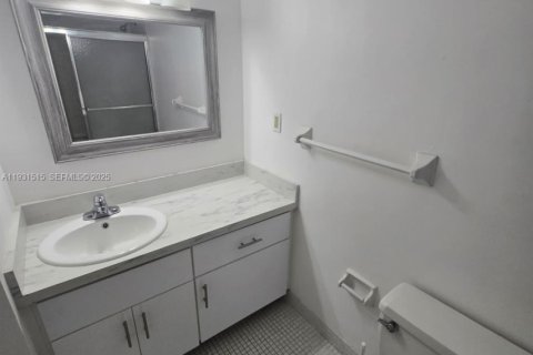 Снять в аренду квартиру в Майами-Бич, Флорида 1 спальня, 52.58м2, № 1989914 - фото 7