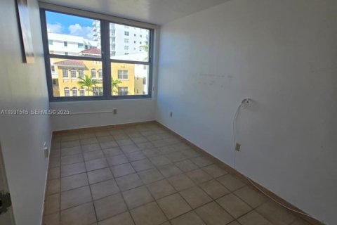 Снять в аренду квартиру в Майами-Бич, Флорида 1 спальня, 52.58м2, № 1989914 - фото 11