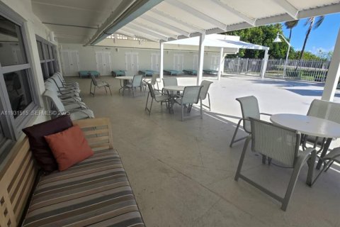 Снять в аренду квартиру в Майами-Бич, Флорида 1 спальня, 52.58м2, № 1989914 - фото 16